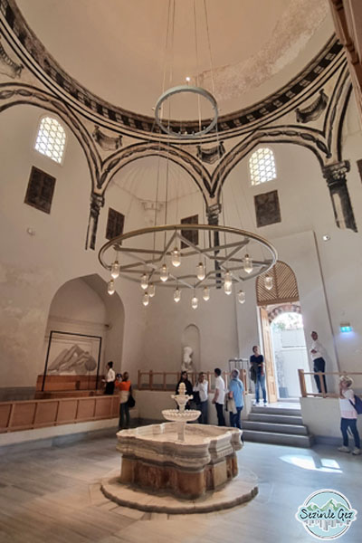 Zeyrek Çinili Hamam ılıklık bölümü